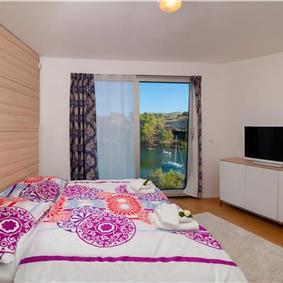 5 bedroom villa with heated infinity pool and sea views near Milna, Brac Island, sleeps 10